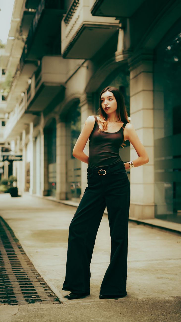 Bermuda jeans além do look casual: combinações elegantes e versáteis