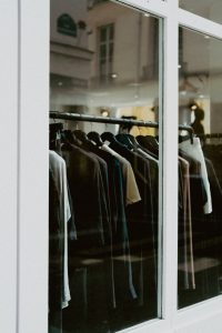 Lenços no look: ideias modernas para transformar suas produções