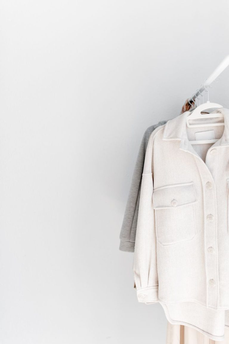 Minimalismo quente: conheça o estilo que une simplicidade e aconchego