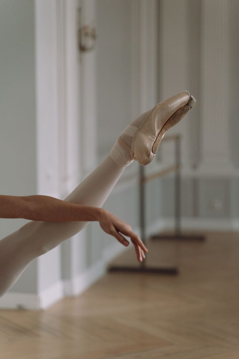 O retorno das sapatilhas modernas: conforto e elegância em 2026